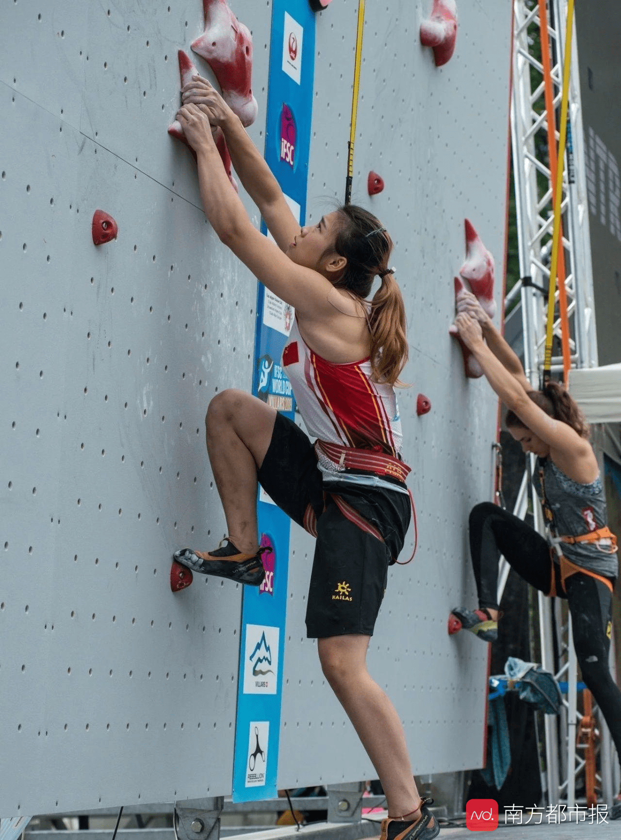 米乐体育交易记录-缅甸女足选手技压群雄，赢得掌声