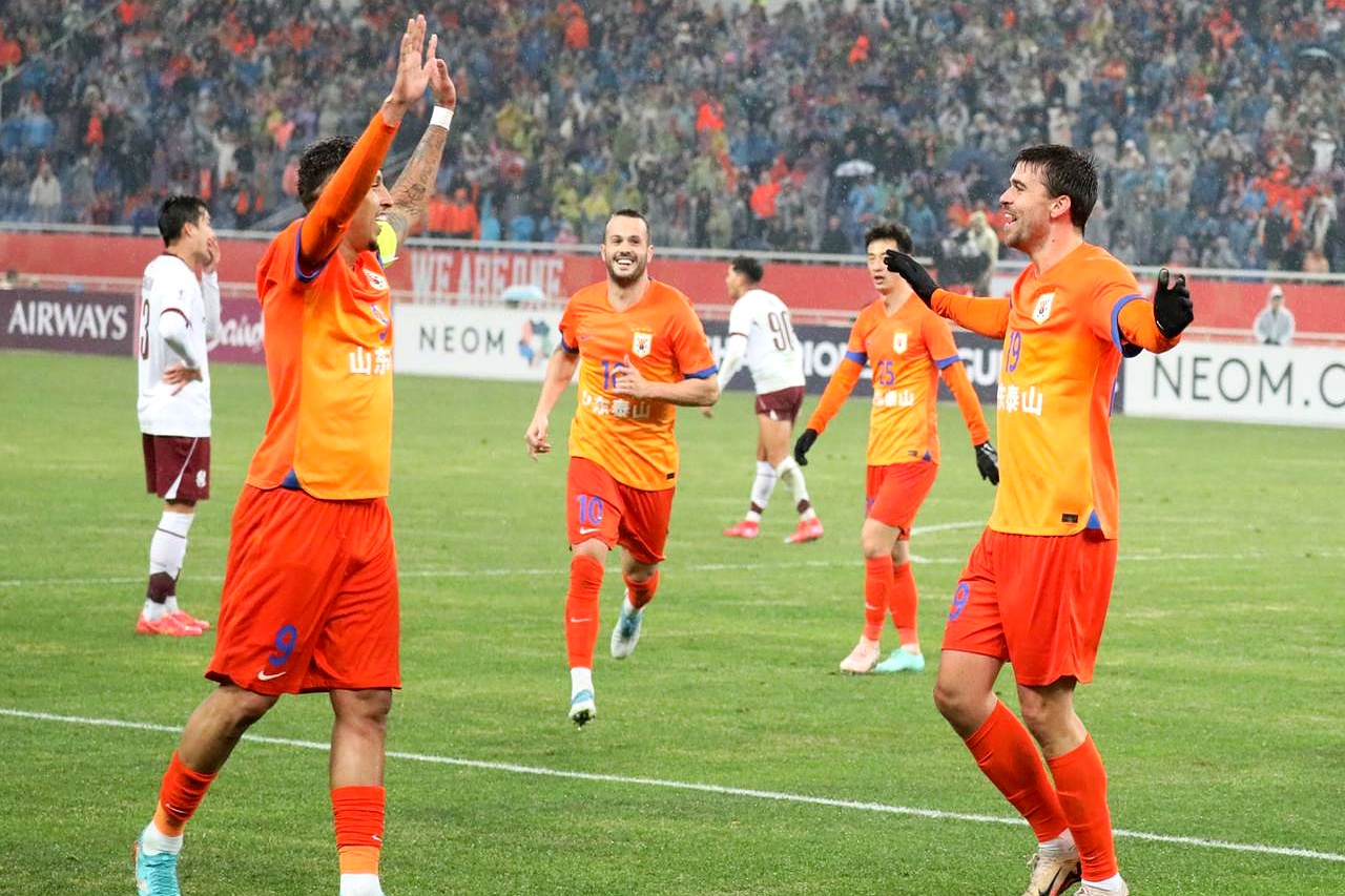 米乐体育网站-球员超神表现助队赢得胜利